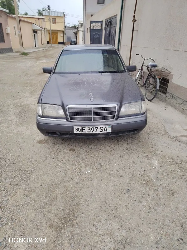 Мерседес бенсЕ200
