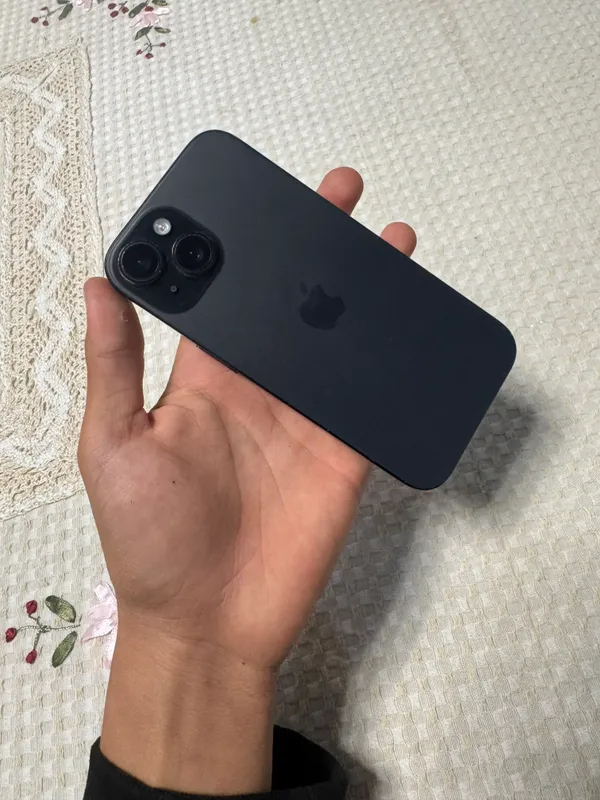 iPhone 15, 128 ГБ, чёрный 1 iPhone 15, 128 ГБ, чёрный 1