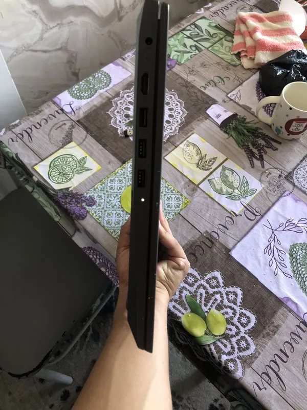 Lenovo V15 noutbook 5 Lenovo V15 noutbook 5