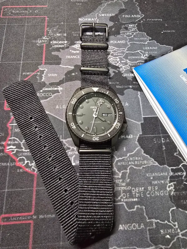 Seiko 5 Sports Automatic "Stealth" SRPD79 — фото 3
