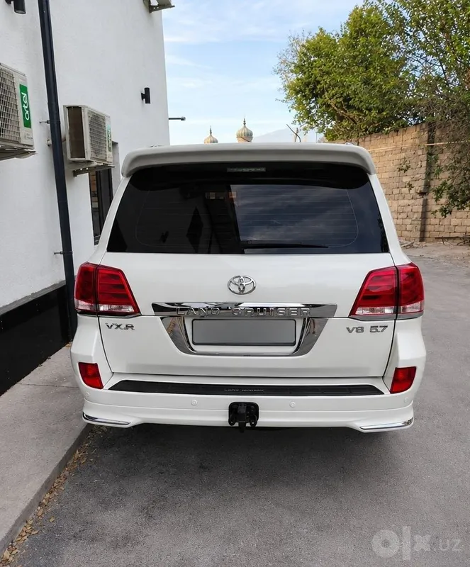 Toyota Land Cruiser 200 sotiladi 3 Toyota Land Cruiser 200 sotiladi 3