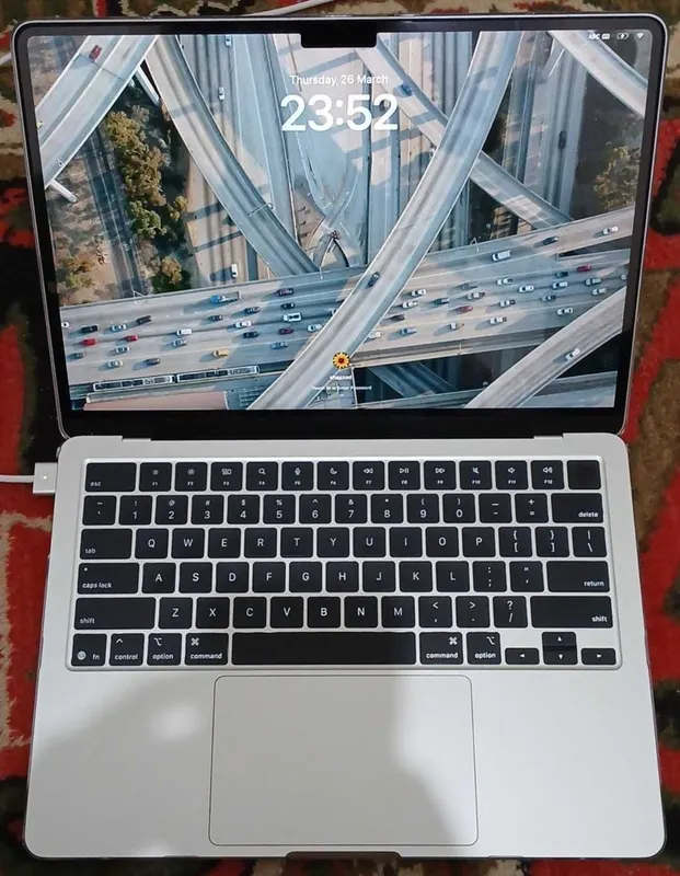MacBook Air 13-inch, M4, 2025