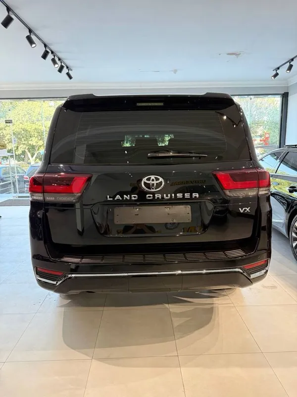 Toyota land cruiser 300 full komplektatsiya 7