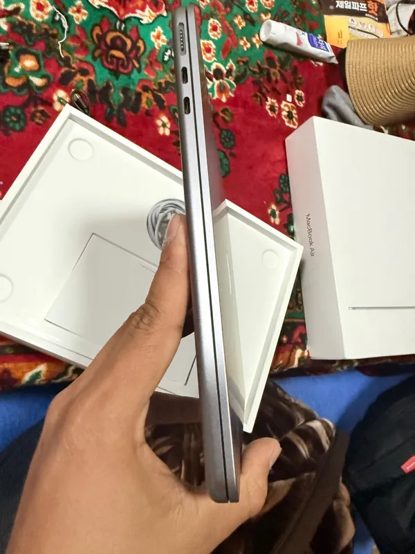 Macbook air M3 8/256 4 Macbook air M3 8/256 4
