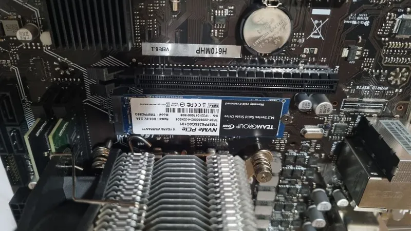 SSD 512GB Hikvision и DDR4 8GB 3200 NEW — фото 3