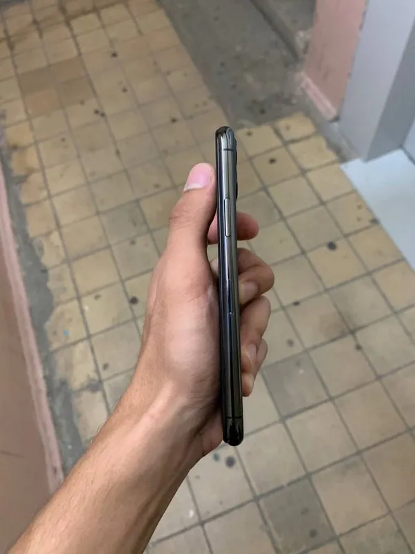 Iphone 11 pro черный 2