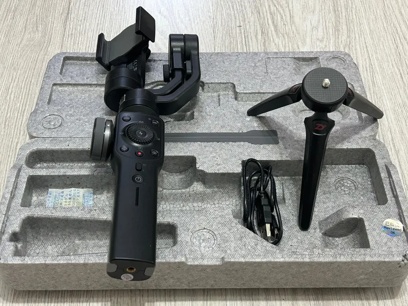 Zhiyun Smooth 4 / Стабилизатор для мобильной съемки 3