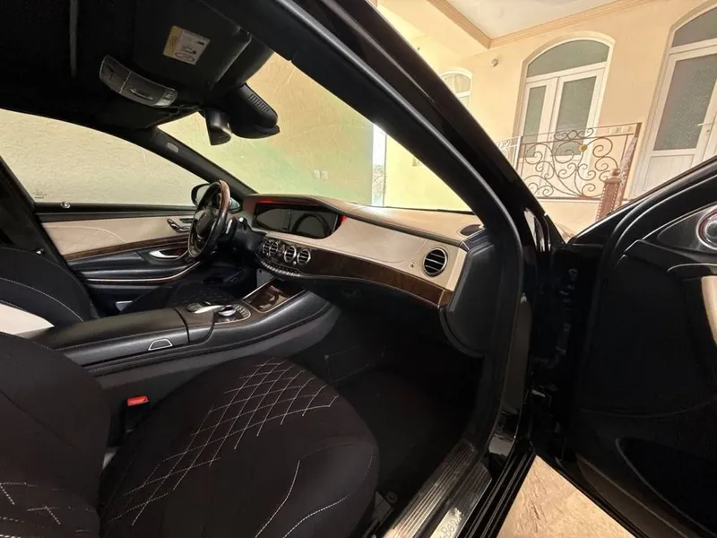 Mercades Maybch W 222 S500 5.5l 3 Mercades Maybch W 222 S500 5.5l 3