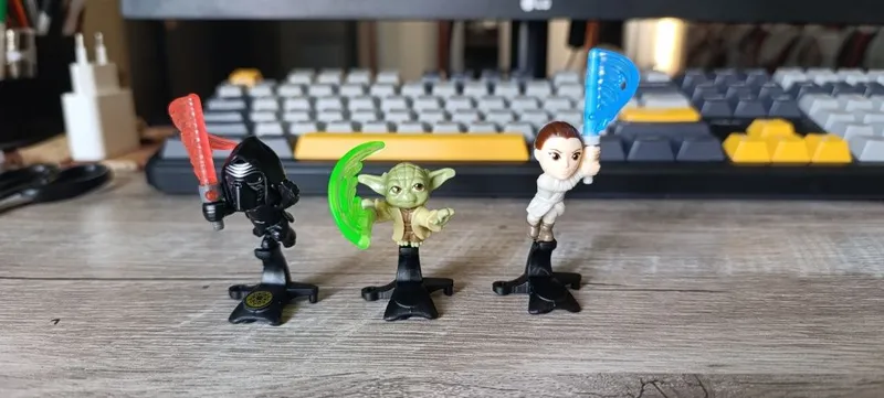 Продам фигурки Kinder Star Wars Продам фигурки Kinder Star Wars