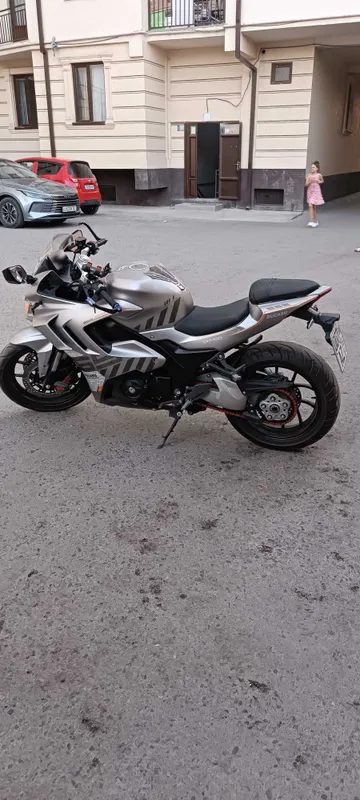 Motasikl Ducasu 400 kub 3