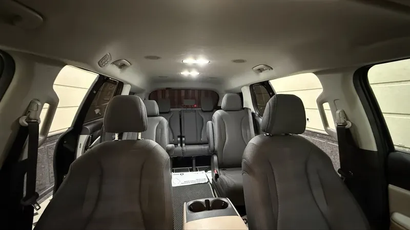 2023 yilgl - KIA CARNIVAL SOTILADI - egasini o'zidan. — фото 6