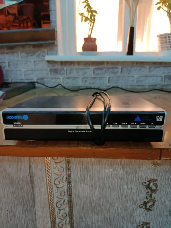 Тюнер digital TV состояние почти новый без пульта 2 Тюнер digital TV состояние почти новый без пульта 2