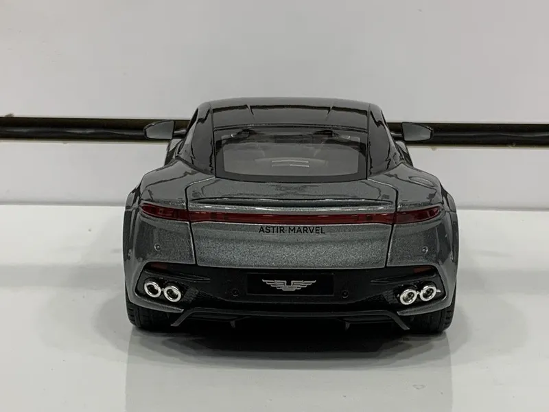Modelka Aston Martin DBS Superleggera 1:24 8