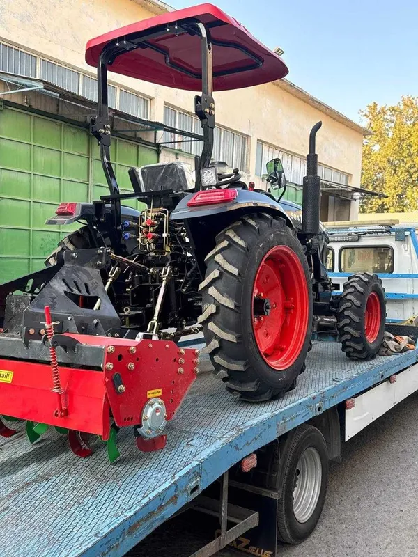 FORA 504 Traktori