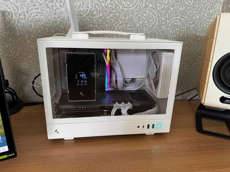 Ultimate Gaming PC | Ryzen 7 9800X3D | 64GB DDR5 | Radeon RX 9070 XT — фото 1