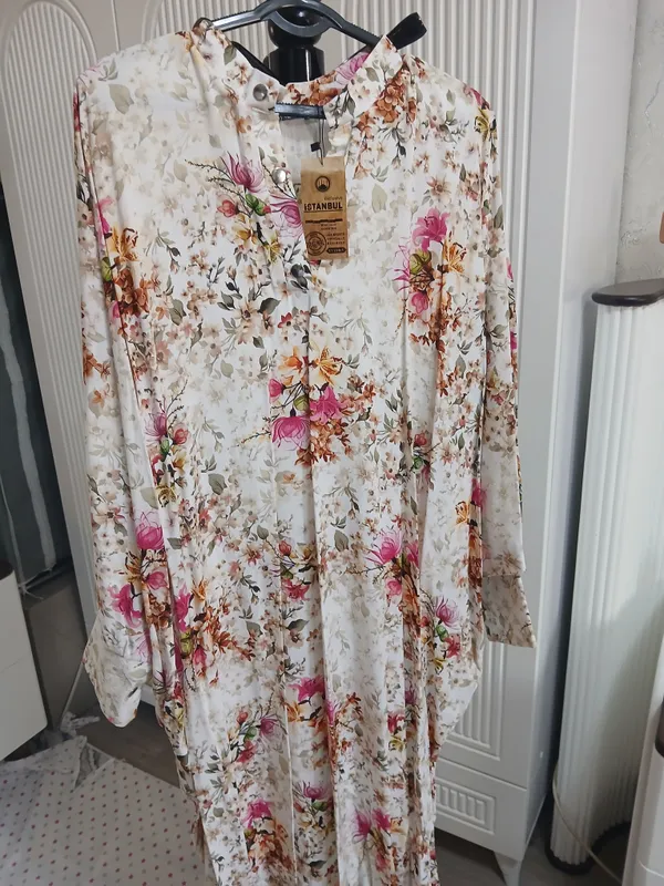 abaya yengi qizlajonla kiyilmagan Narxi:150.000