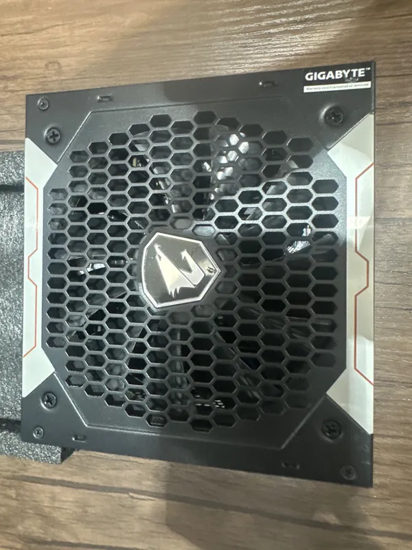 AORUS Gigabyte AP750GM 750W 80+Gold Fully Modular Мощная блок питания — фото 1
