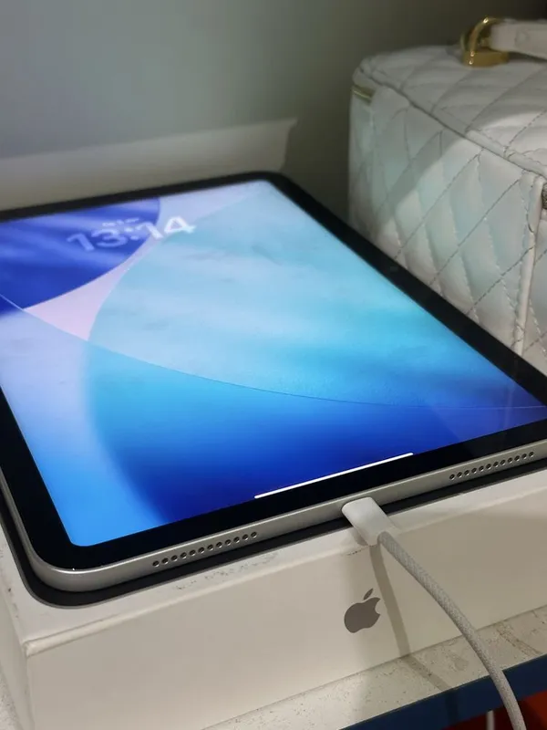 Ipad a16 128tali yengi silver rangi 3 Ipad a16 128tali yengi silver rangi 3
