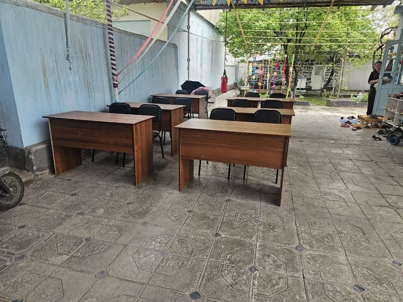 Oʻquv markazi uchun stol stullar — фото 1