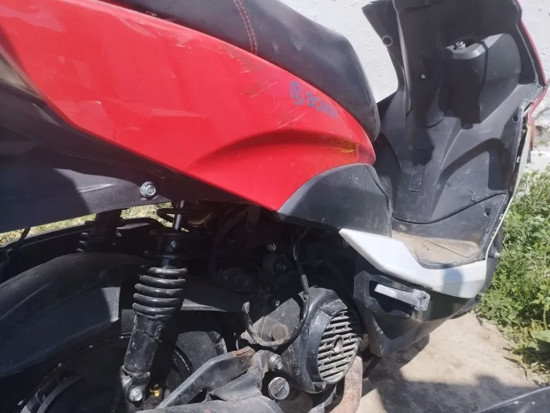 Skuter sotiladi 125cc mator