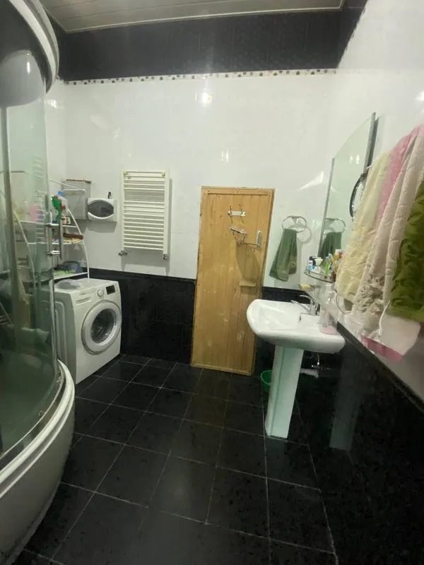 Продаётся большой благородный уютный 2 эт.дом в Кибрае вдоль дороги — фото 7