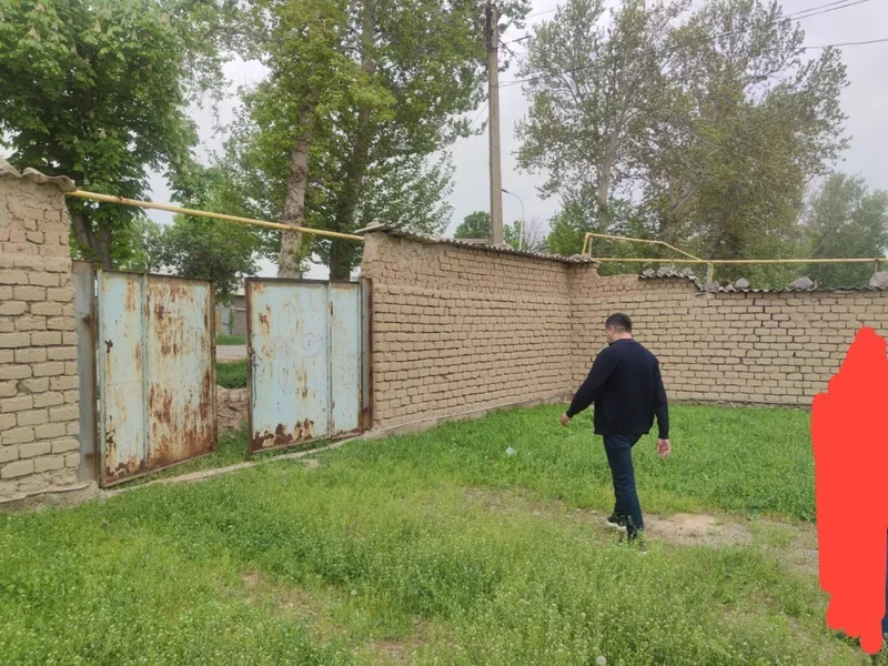 Srochna Ohangaron tumani Eyvalik MFY da joylashgan hovli uy sotiladi. — фото 4