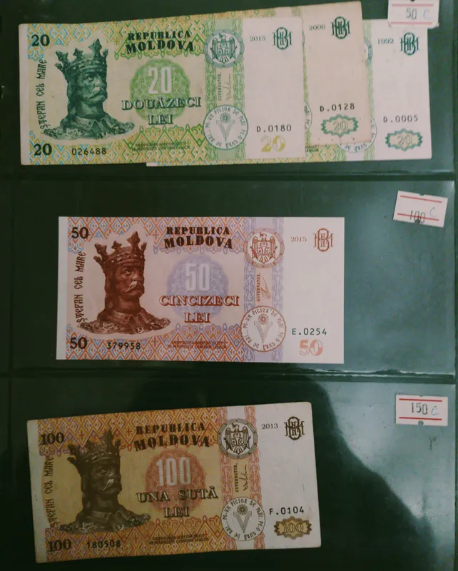 Turli xil eski qog‘oz buyumlar. 4 Turli xil eski qog‘oz buyumlar. 4