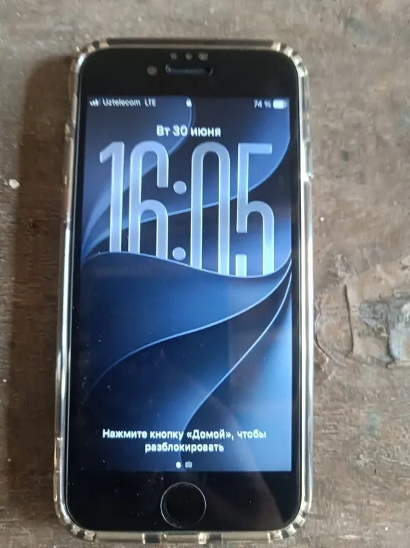 iPhone SE 2020 1