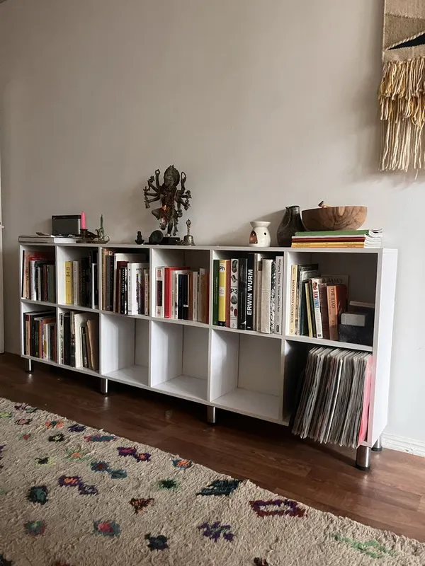 Кастомная книжная полка Кастомная книжная полка
