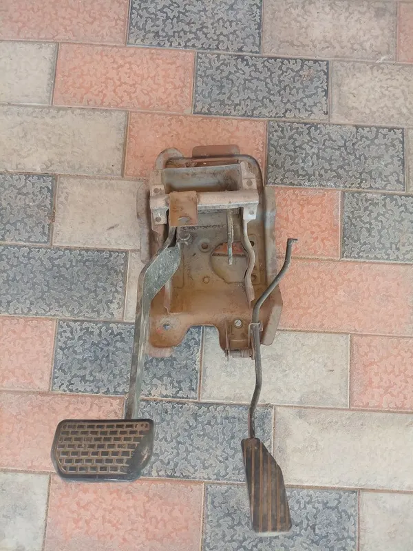 Spark tormozmoy pedal avtomatniki