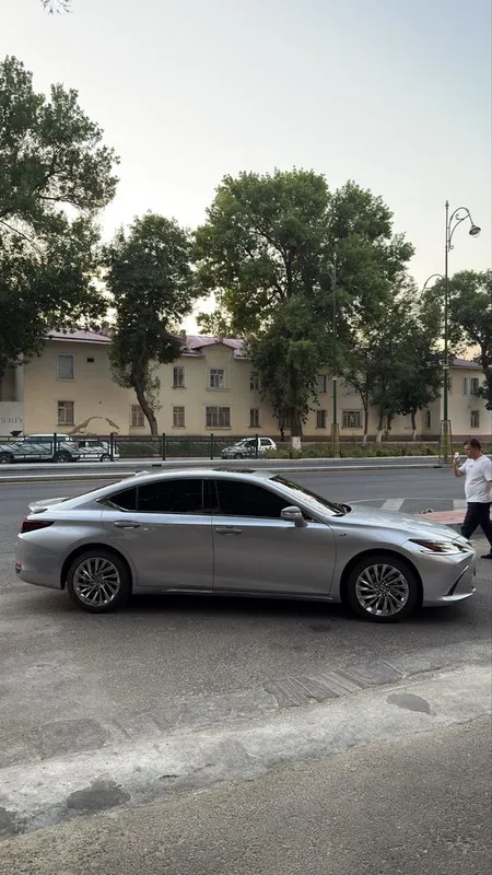 Lexus ES 300h 2026 4 Lexus ES 300h 2026 4