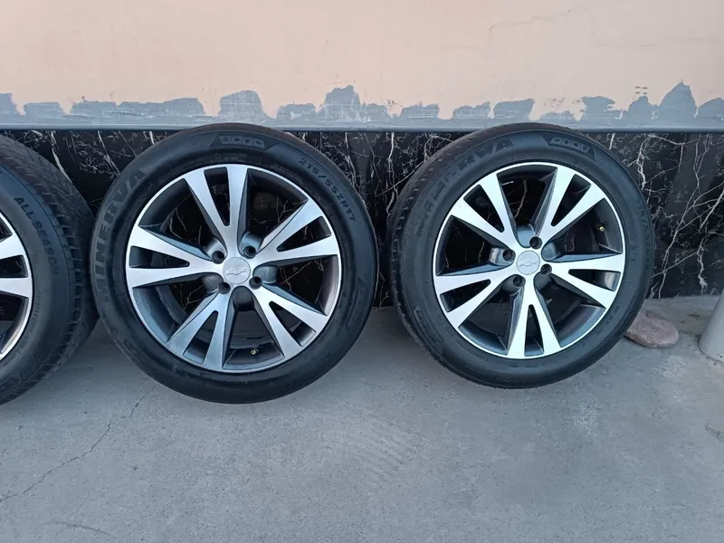 Kaptiva Diska Balon Sotiladi 215 55 R17 Holati ideal — фото 3