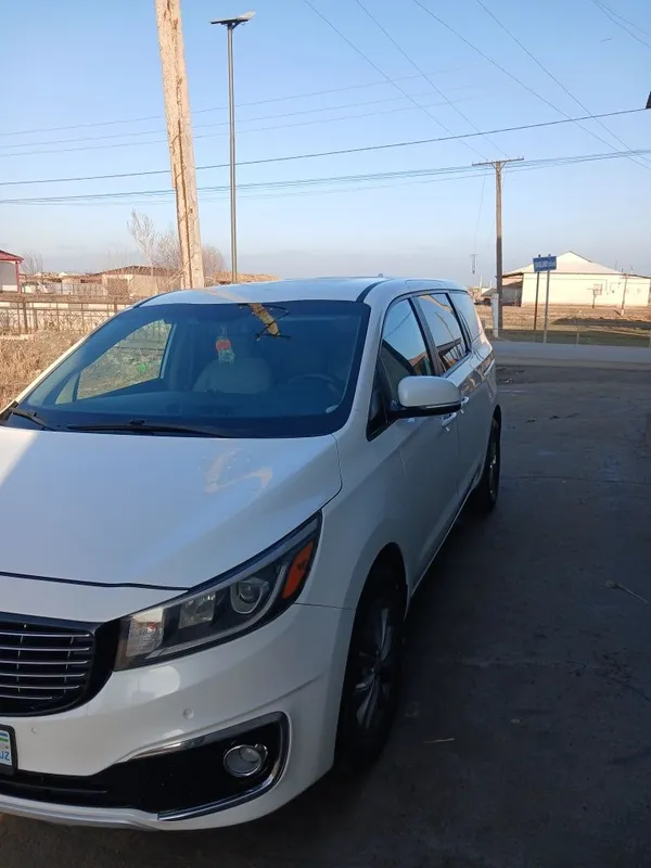 Kia sedona 2019 srochna sotiladi — фото 5
