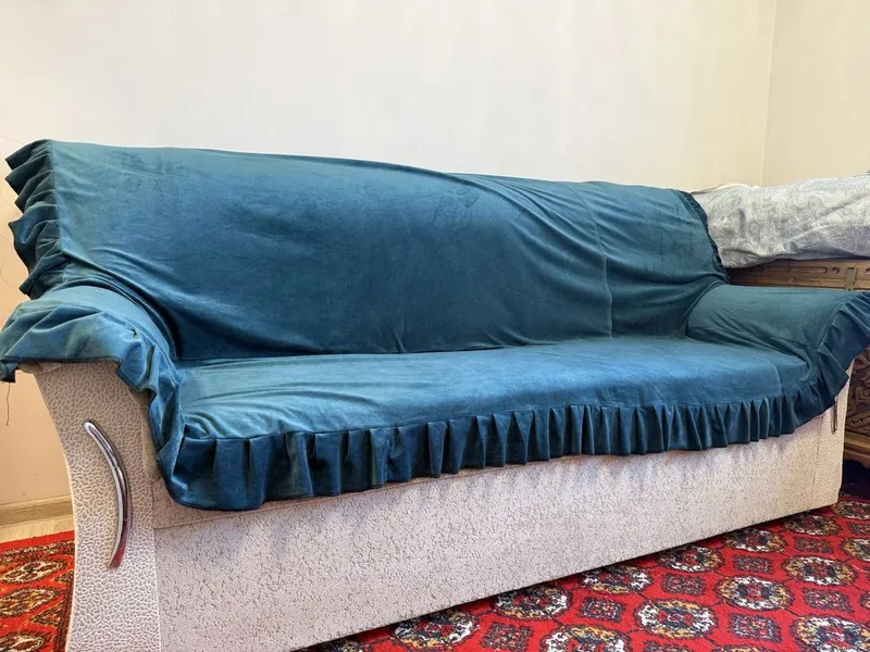 Gilam eni 3m, bo’yi 5m. Divan kreslo rangi bejvi — фото 3
