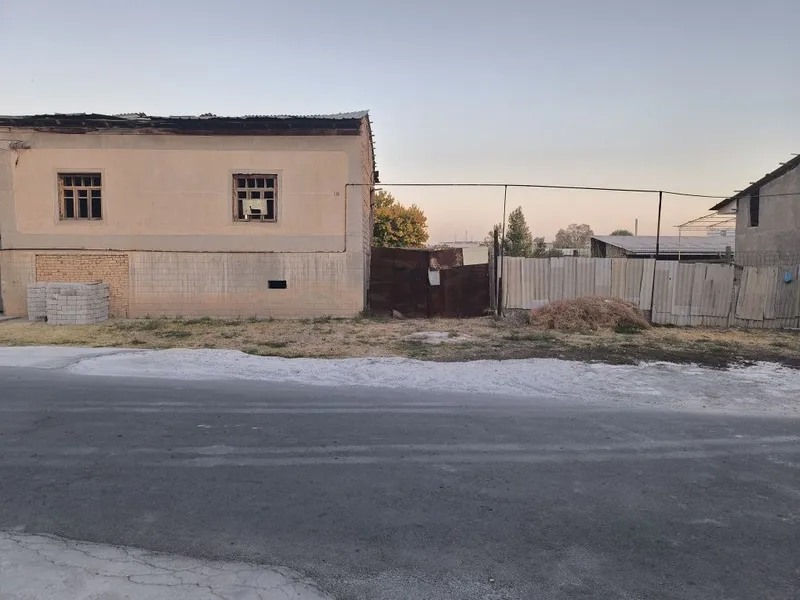 Yer sotiladi yangi 16 yilli 10 sotix + 6 sotix zaxvati 1-sotix 19000