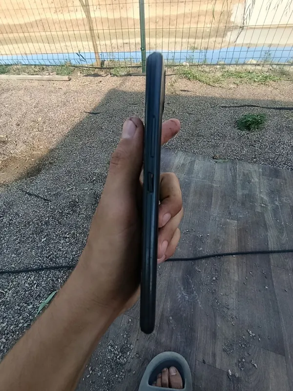 Телефон Realme c21y 3