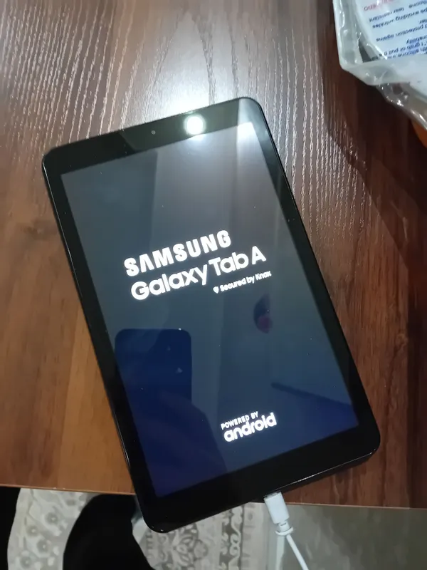 Samsung Galaxy Tab A 8.0, 32 ГБ LTE — фото 1