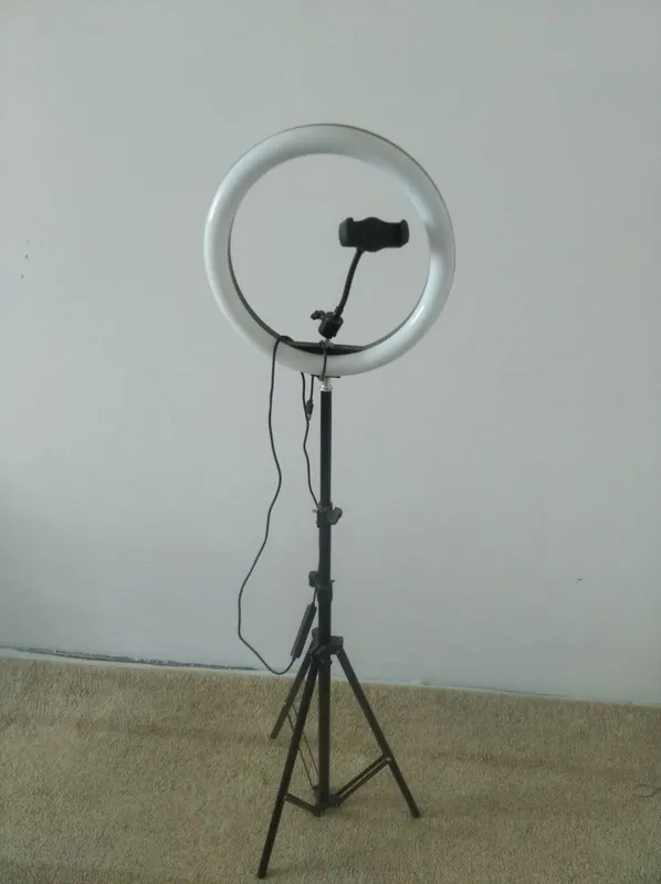 Shtativ lampa sotiladi