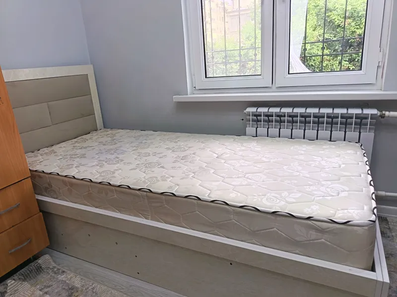 Bir kishilik 2 ta karovat