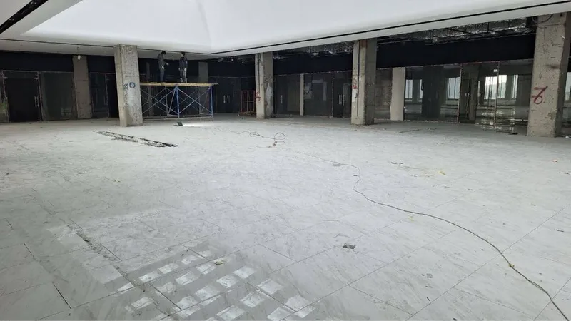 Park in mall Tashkent City Food Court Продается не жилое помешение 2