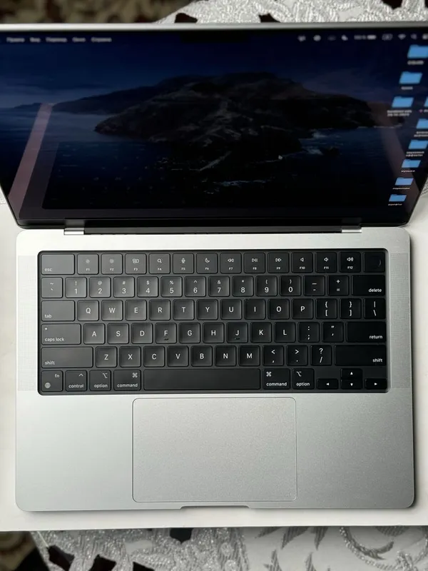 Macbook pro m3 18/512 4 Macbook pro m3 18/512 4