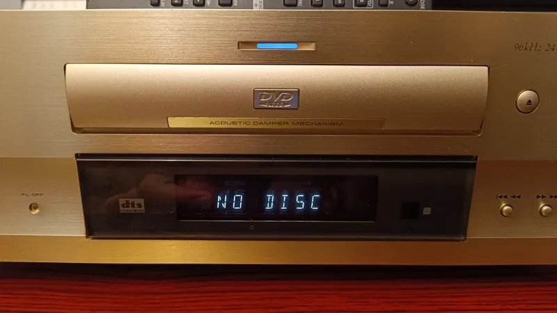 СД/ДВД проигрыватель Pioneer DV-717 4 СД/ДВД проигрыватель Pioneer DV-717 4