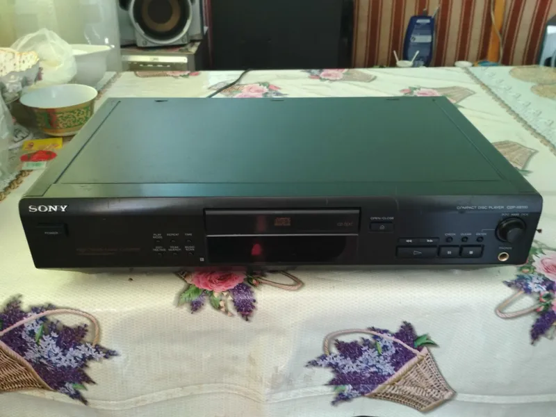CD player sony CDP XE510 2 CD player sony CDP XE510 2