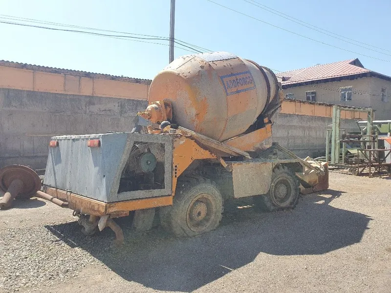 ADFORCE LT3500 mobil betonomeshilka 5 m³ sotiladi 3 ADFORCE LT3500 mobil betonomeshilka 5 m³ sotiladi 3