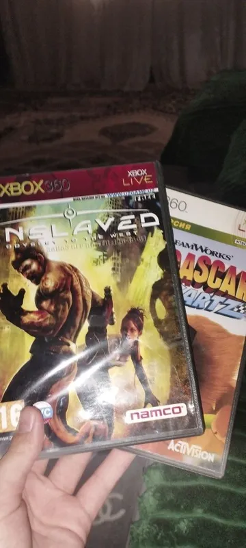 Диски на xbox 360 40,000 стоит один диск