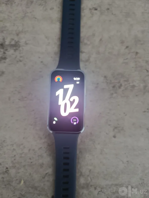 Продаю фитнес браслет Huawei band 10 1 Продаю фитнес браслет Huawei band 10 1