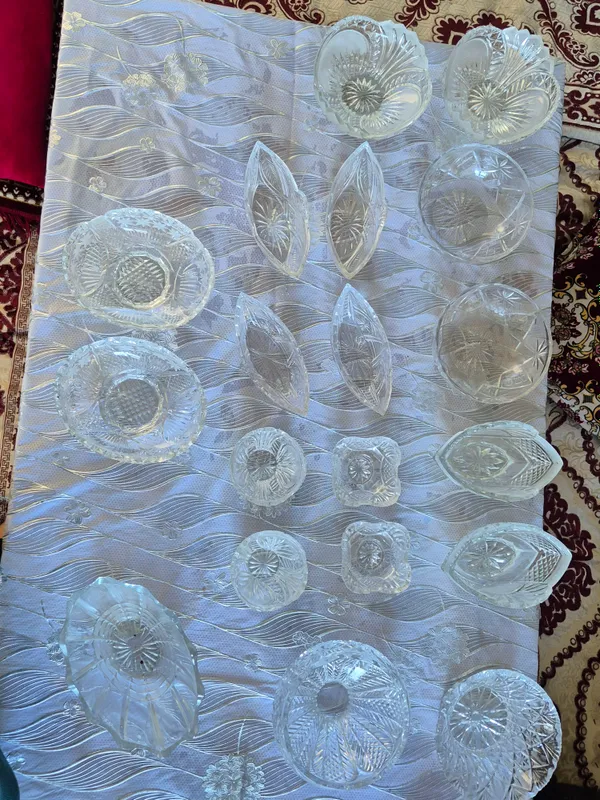 xurustal idishlar mehmon kunish uchun