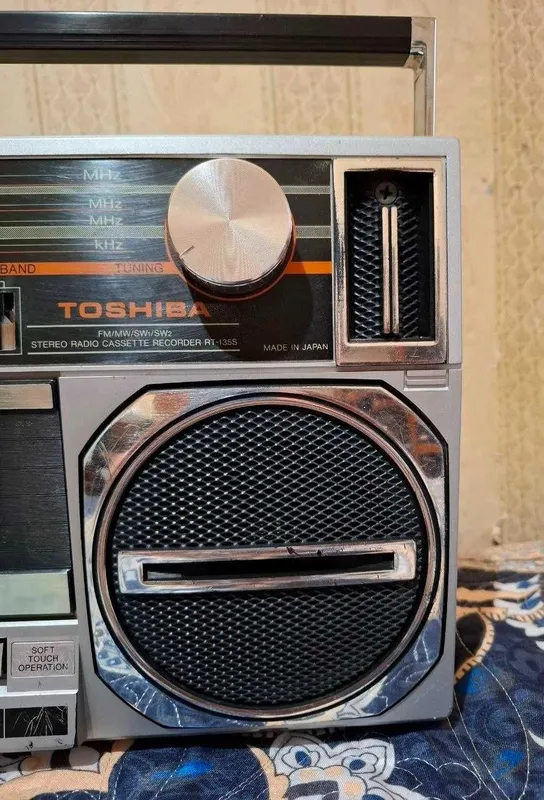 Магнитола Toshiba BomBeat RT-135S 7
