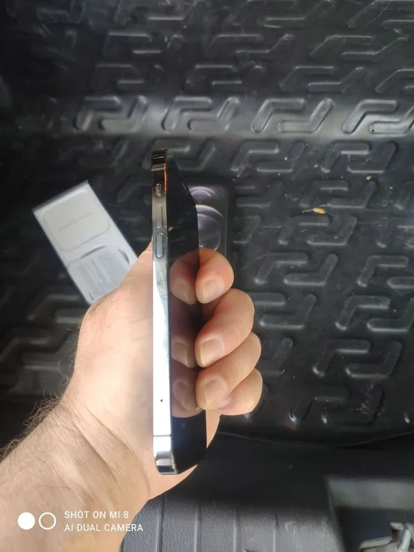iPhone 12 pro 128 gb rangi qora karobkasi bor — фото 1
