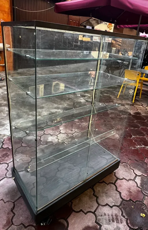 Shisha vitrinası sotiladi 1